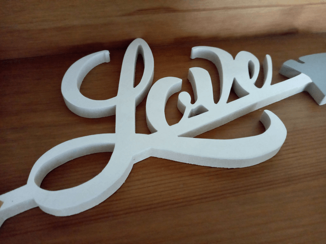 Flèche Love en bois -22x13 cms