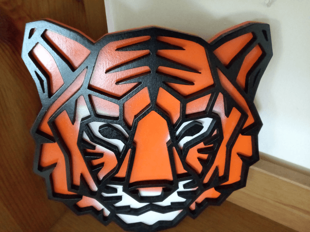 Figure géométrique de Tigre -20x22 cms